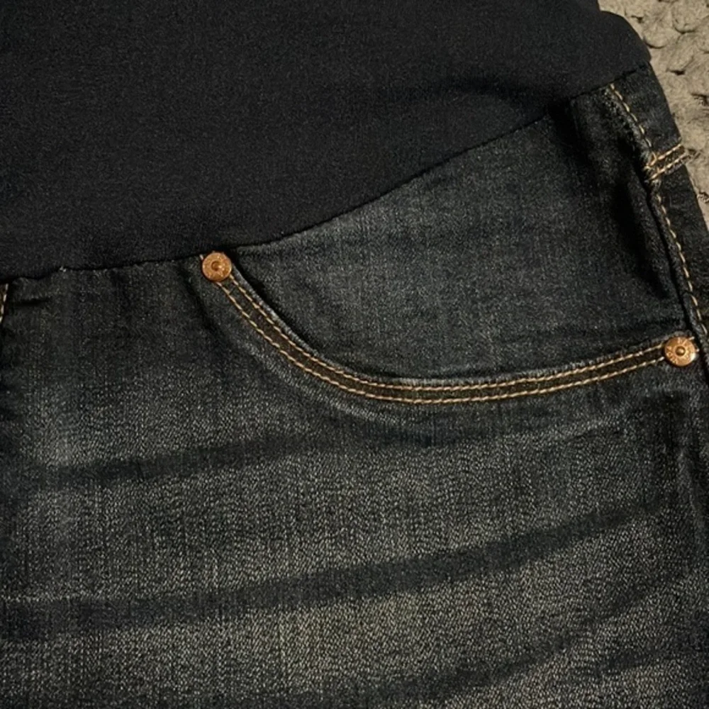 BELLA VIDA MATERNITY JEAN SHORTS SIZE LARGE NWOT #6998 - Picture 2 of 5
